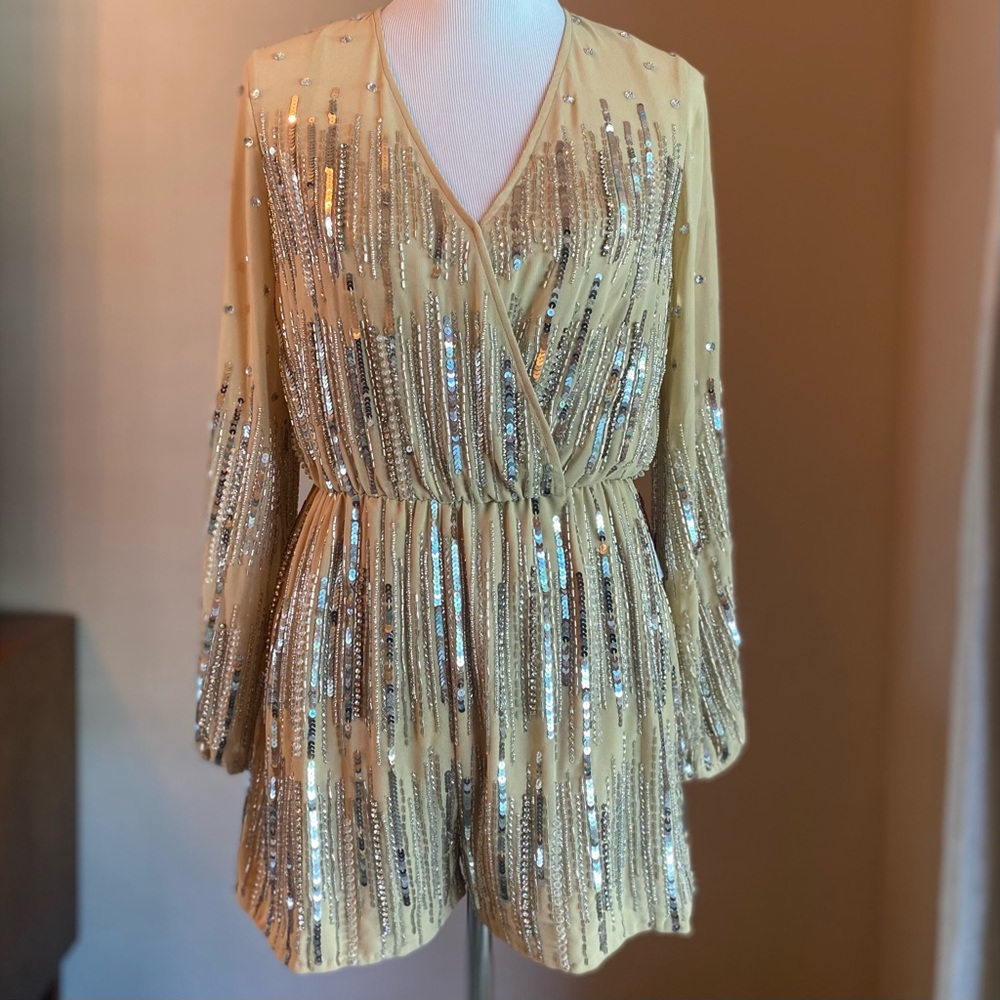 Ieena for Mac Duggal 10563 Long Sleeve Sparkle Beaded Sequin Surplice Romper NWT